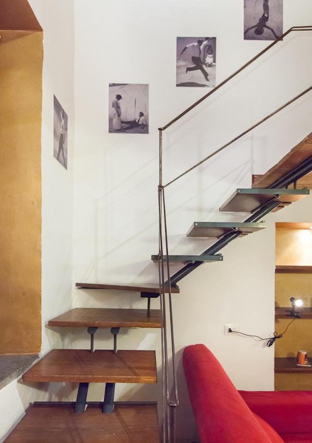 Independent In Trevi Fountain - Spain Square Рим Екстериор снимка